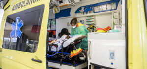 Técnico en Enfermería con especialización en Urgencia