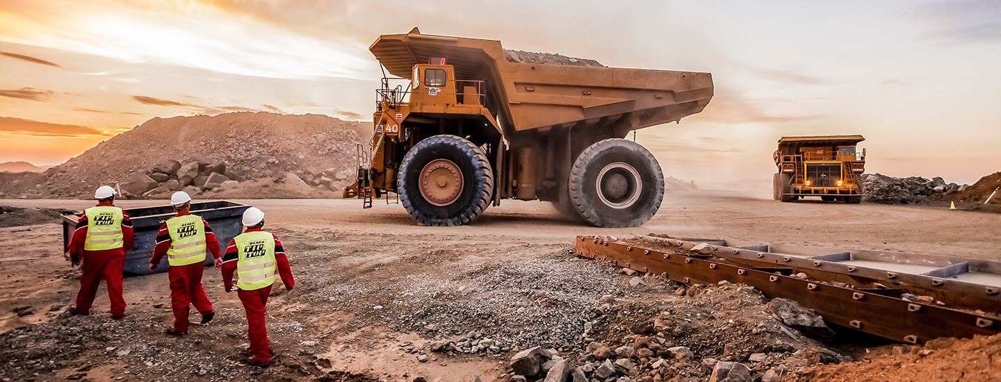 técnico en minería, carrera técnica, Chile, industria minera, demanda laboral, salarios, empleabilidad, oportunidades de crecimiento, habilidades técnicas, desarrollo del país, asignaturas, instituciones, futuro profesiona